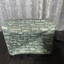 Box Toiletry Bag - Farm words