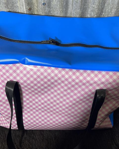 pvc MEDIUM overnight bag - Pink Gingham