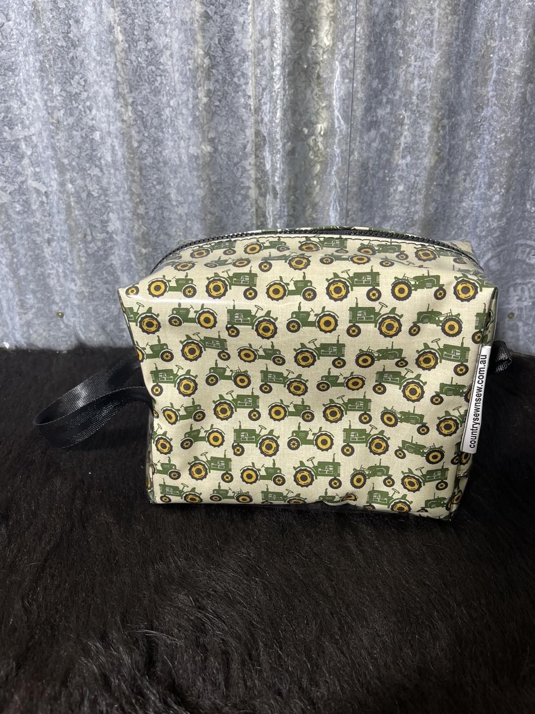 Box Toiletry Bag - Old Tractors