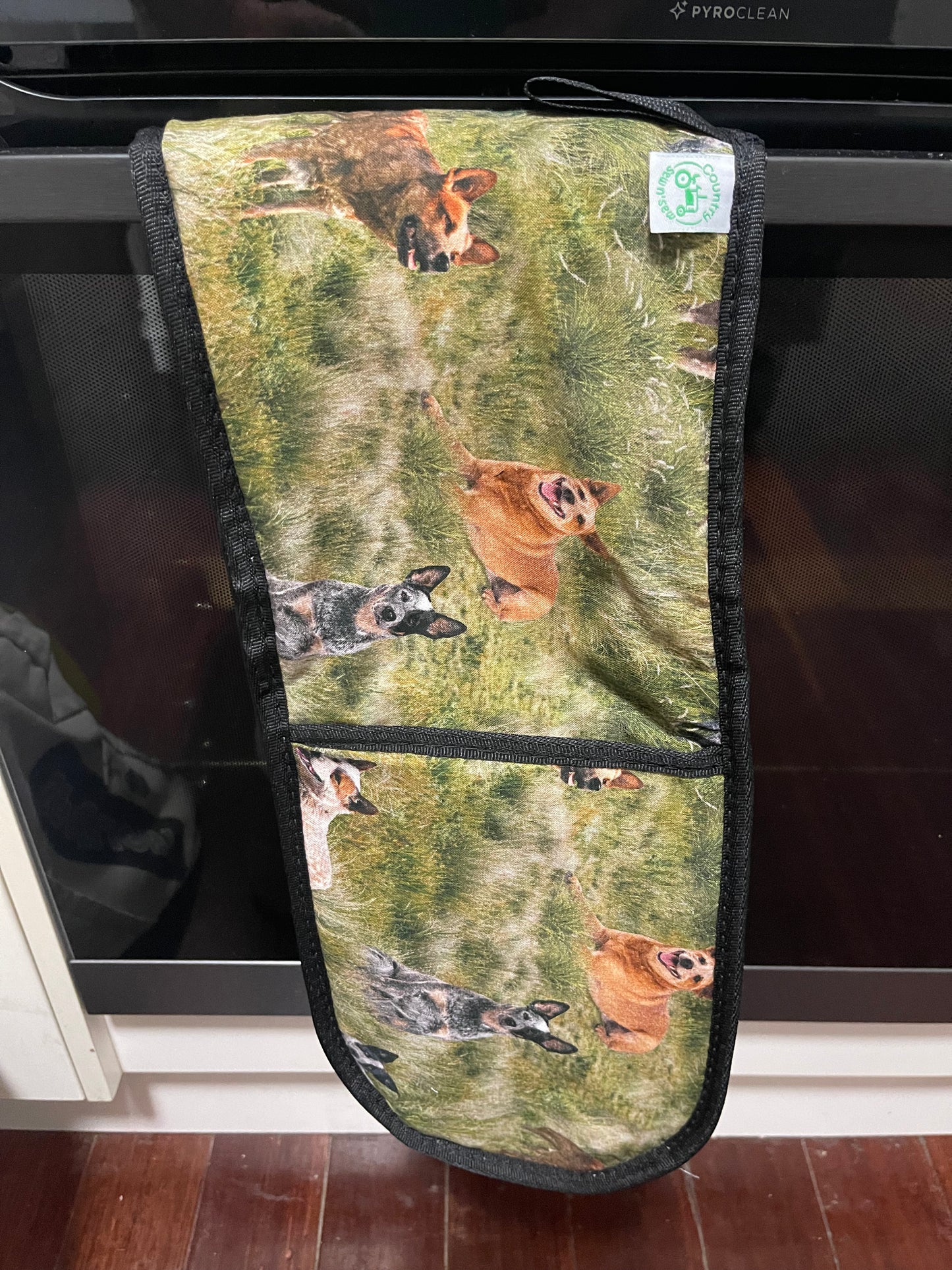 Ready made oven mitt - Heelers cattle dogs