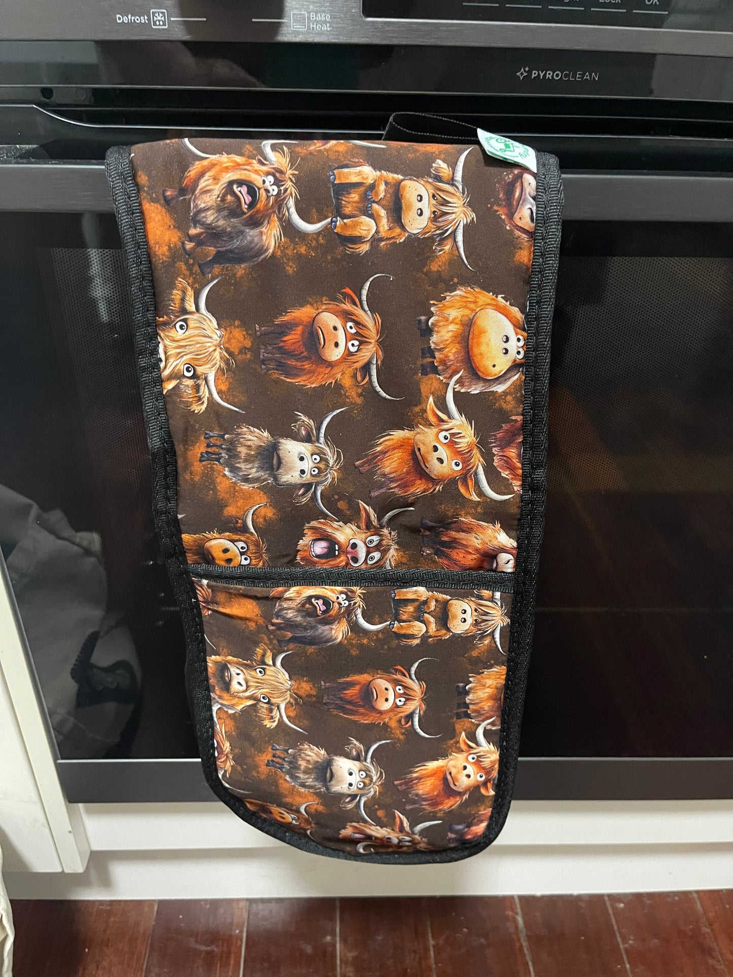 Ready made oven mitt - Crazy Highlands