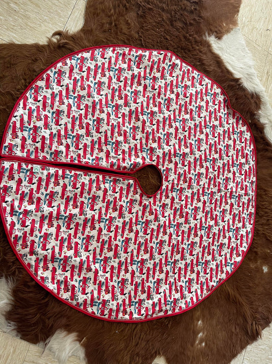 Christmas Tree Skirt - red utes