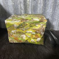 Box Toiletry Bag - Sheep