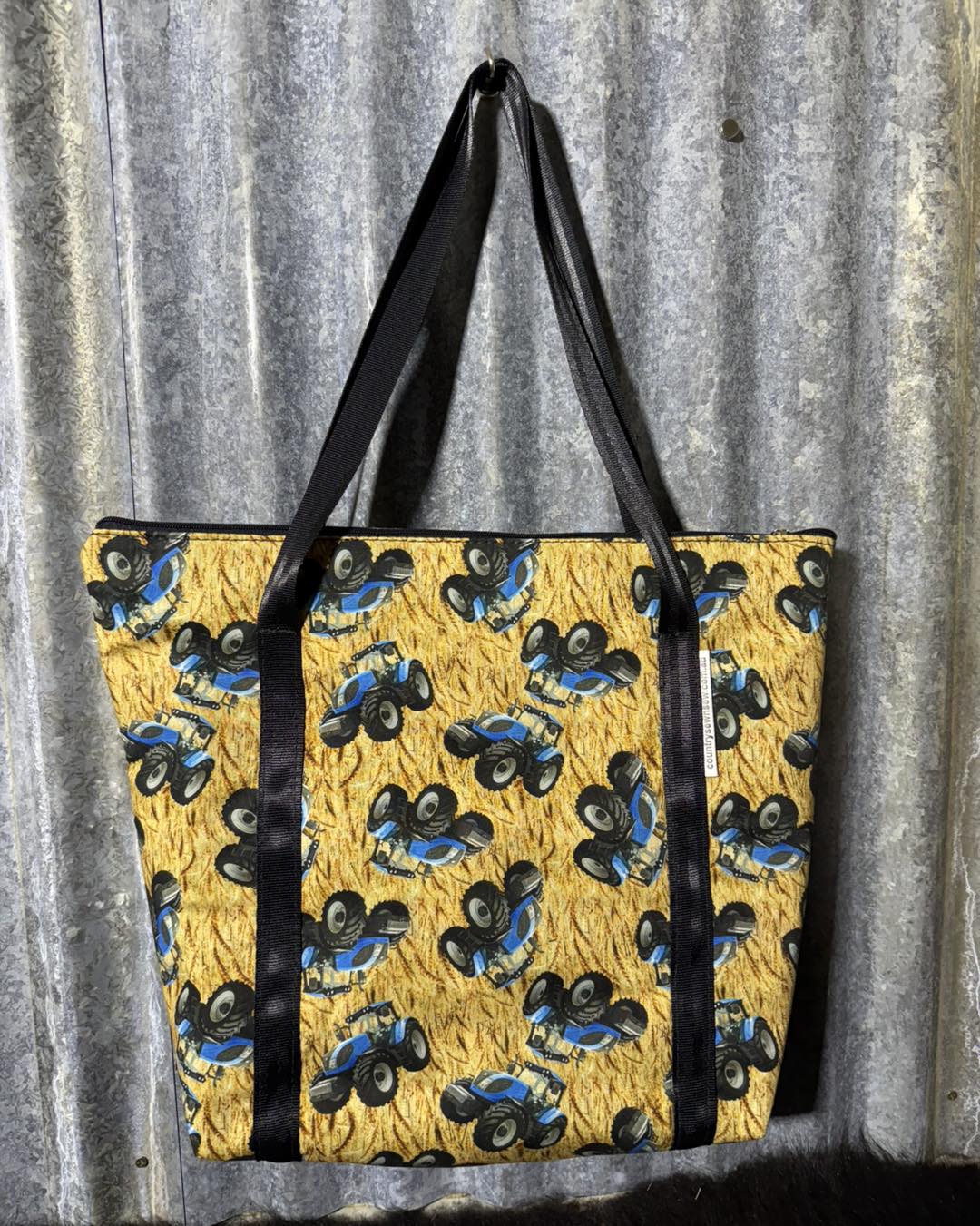 Fabric Shopping bag with ZIP - N Holland Tractors on wheat