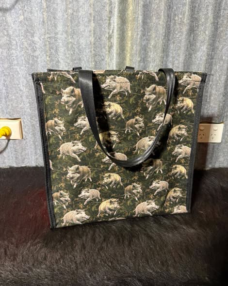 Pvc and fabric shopping bag - Feral Pigs