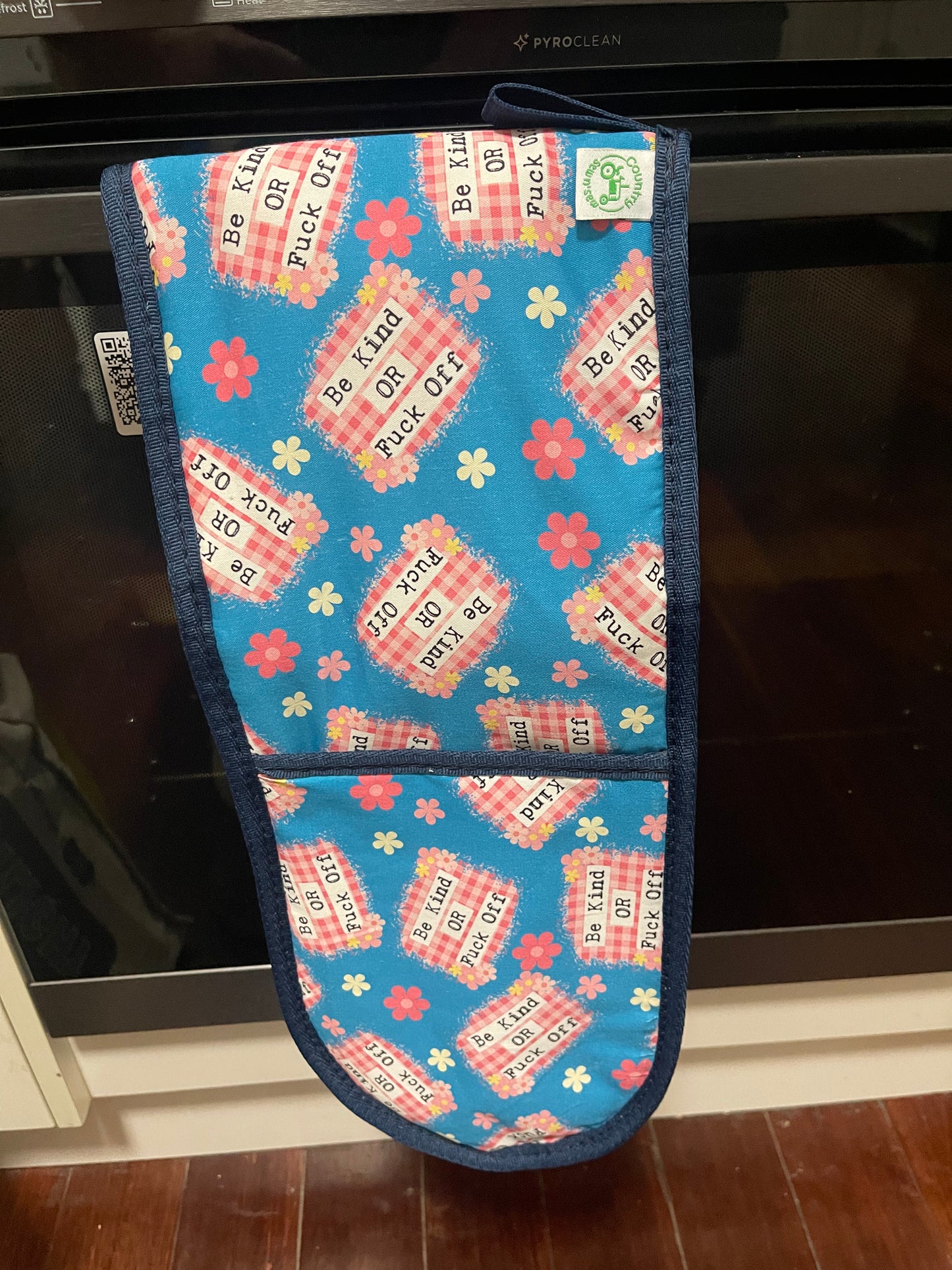 Ready made oven mitt - Be kind or F off