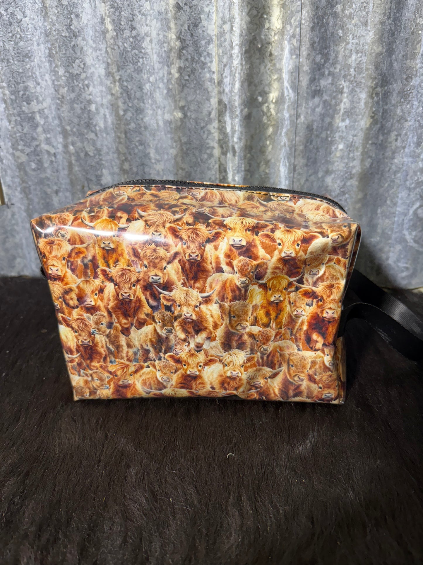 Box Toiletry Bag - Highland cows