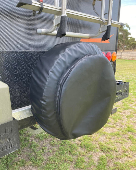 Spare tyre cover with pocket