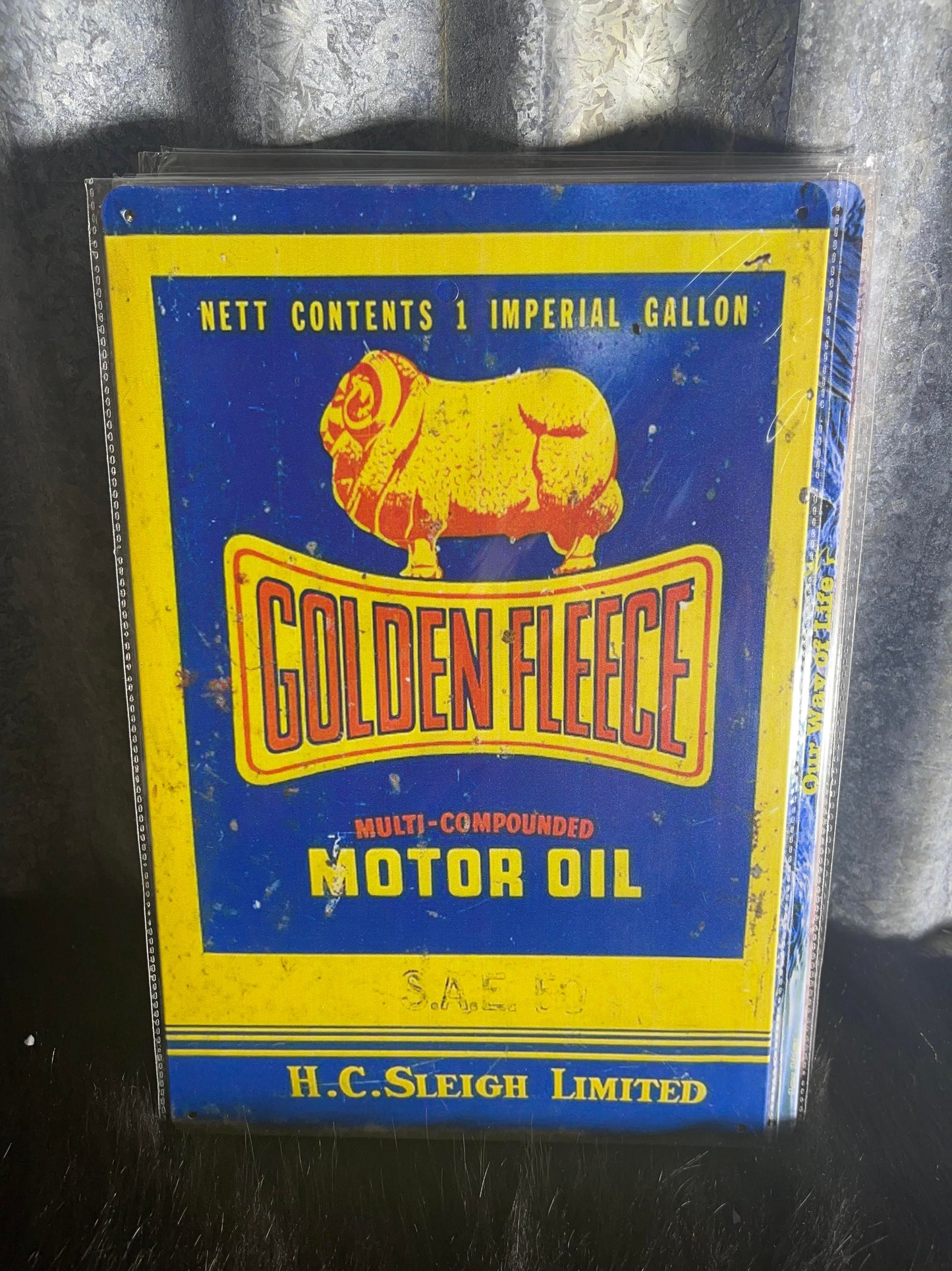 Tin Sign - Golden Fleece motor oil